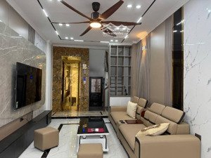 giảm chào 300 triệu bán nhà ngọc thụy bồ đề 6tầng thang máy full nội thất đỗ cổng