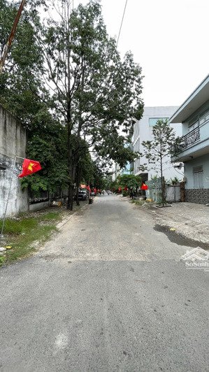 cần bán nhà xưởng 15m x 20m nở hậu 21m đúc 1 lầu kiên cố giá rẻ