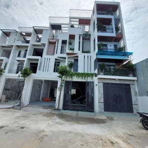 nhà mới thiết kế đẹp tặng full nội thất,gần trường học,chợ rất tiện.