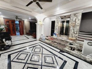 biệt thự víp dương nội, hà đông . 200m , 5 tầng , nội thất cao cấp. nhỉnh 5x t..ỷ