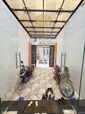 bán nhà chính chủ quận hoàng mai : chỉ 180tr/1m có thang máy ngõ thông kinh doanh