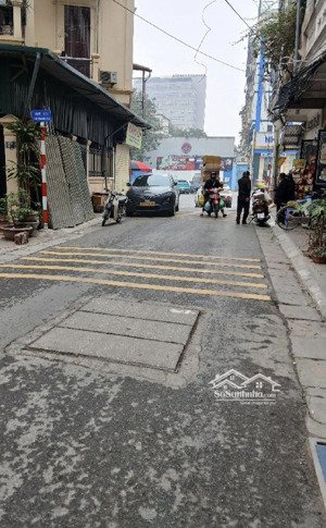 bán gấp nhà pháo đài láng đường ô tô tải , 70m, 5 tầng, 23 tỷ.