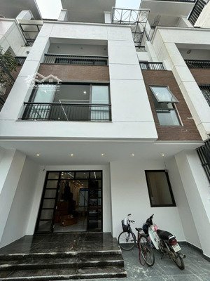 cho thuê nhà hoàng thành villas mỗ lao 120m x 5t thông sàn thang máy 