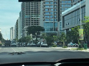 bán gấp cặp đất mặt tiền biển hồ nghinh kề lô góc