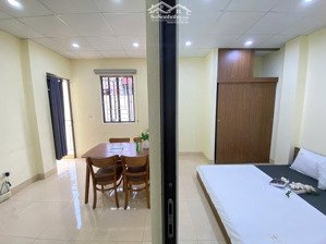 chính chủ cho thuê phòng 1 ngủ 1 khách 40m2 có ban công, full đồ, nhà để xe rộng tại 79 cầu giấy