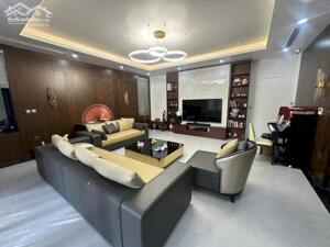 Cho thuê căn biệt thự siêu rộng Ecopark HD, dt đất hơn 500m2, 3 tầng, 5 ngủ, lô góc đẹp