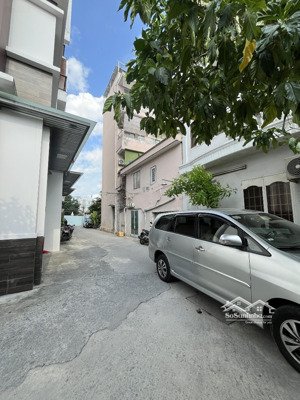 trung tâm q7 - khu nam long - xe hơi đỗ cửa - 4 tầng - 68m2 - chỉ chỉ 8tỏi7 tl chính chủ