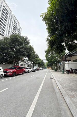 ĐẲNG CẤP THƯỢNG LƯU, KHẲNG ĐỊNH VỊ THẾ, BIỆT THỰ VINHOMES, MẶT HỒ HARMONY 295M, 4T, MT 14M