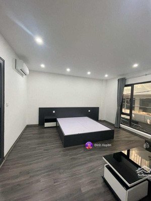 tòa căn hộ cao cấp nguyễn khánh toàn 90m2 x 7t mới. ô tô vào nhà, 18 căn hộ , dt 100tr/tháng