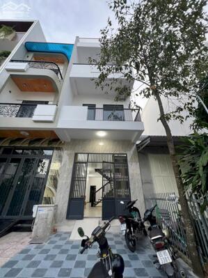 Nhà 2 lâud 7 phòng mặt tiền khu ĐH Y Dược