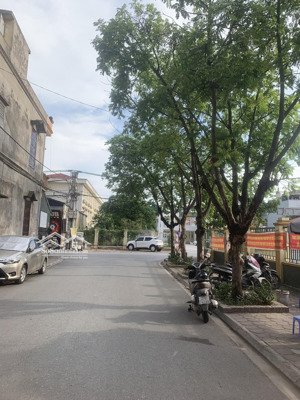 phố thành trung, trâu quỳ - vỉa hè, oto tránh - 3 bước ra công viên - mua ở, giữ tiền, dòng tiền ok