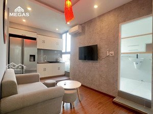 cho thuê căn hộ 1 phòng ngủ full nội thất, ban công rộng rãi gần cầu ông lãnh, chợ bến thành