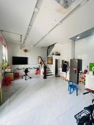 siêu phẩm nhà ngang 7m2 bề thế tại quận tân phú, cách vài bước chân ra mt đường