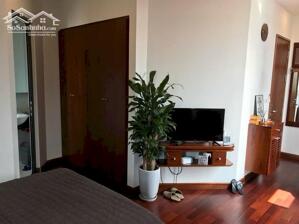 Cho thuê căn hộ 1PN tại Đào Tấn, Ba Đình, đầy đủ nội thất, sáng thoáng