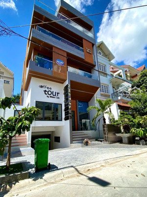 siêu phẩm - bán tòa nhà văn phòng trần não q2 - dt 10x20m - hầm 6 tầng - hđt 180tr/th - giá 65 tỷ