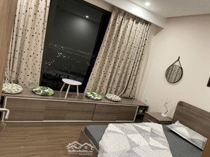 cần bán căn 1 ngủ skyoasis tầng cao view thoáng giá 2.28 tỷ bao phí lh 