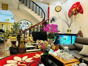 chính chủ bán nhà mặt phố đường 19/5, gần kđt văn quán, trung tâm hà đông, dt 80m², 5 tầng, 16 tỷ .