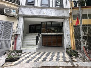 cho thuê nhà tại ngõ 152 võ chí công, 25 triệu, tổng diện tích sử dụng 200 m2, 4 tầng cực chất