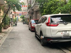 bán nhà gần công viên cầu giấy, full nội thất, gần ô tô, xây mới, hiện đại, 40mx5 tầng, giá 12.5 tỷ