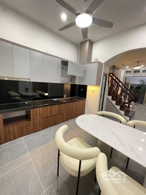 bán gấp! lô góc tây sơn, ngõ rộng, gần đại học công đoàn, ô tô đỗ, full nt, ở ngay, 37m2 x 5t