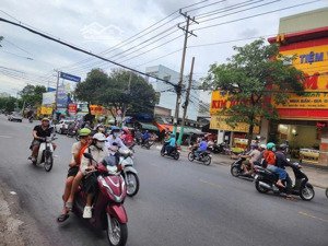 bán nhà mặt tiền kinh doanh đường nguyễn trãi phường dĩ an tphcm diện tích 140m2 giá 12.5 tỷ