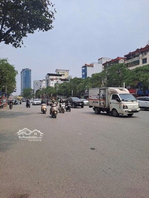 trần duy hưng: mặt phố kinh doanh- mt 5.1m, vỉa hè rộng, 2 mặt thoáng, thang máy, dòng tiền tốt