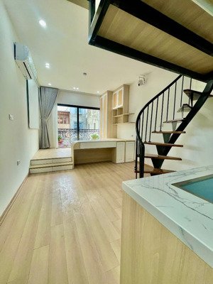 cho thuê phòng duplex full nội thất cửa sổ thoáng ngay nguyễn văn cừ quận 1