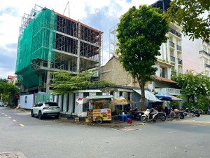 bán đất 2 mặt tiền 38a nguyễn bá huân, thảo điền, q2. dt: 14 x 14m = 183,5 m2. giá: 56.9 tỷ