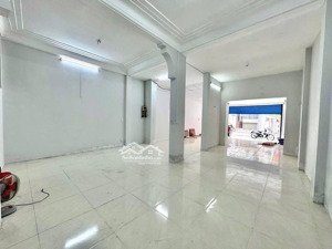 mặt bằng kinh doanh - trệt 1 lầu ngay phan xích long, phú nhuận, có 2 phòng ở lại