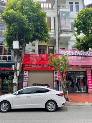 siêu hiếm- 2.68 tỷ mua ngay nhà mặt phố nguyễn văn linh khu vực sài đồng , kinh doanh sầm uất