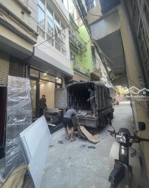 nhà ngã 3 ba la - hà đông - 35 m2 - ô tô đỗ cửa - vài bước ra tàu điện trên cao