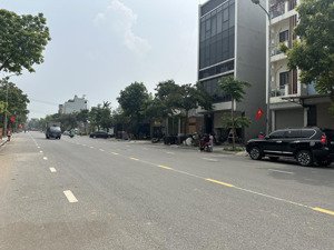 bán 200m2 trung tâm đông anh, mặt đường kinh doanh bất chấp ngày đêm, chỉ 9x triệu/m2