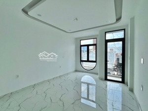 cho thuê căn hộ tại phạm hữu lầu, q7 gần era town đức khải, cresent mall, sát bên q4 tiện đi q1