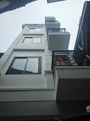 nhà mới, thang máy lô góc 5 tầng, 42m2, phố lê thanh nghị, ngõ 3 gác đỗ, cách đường ô tô tránh 20m