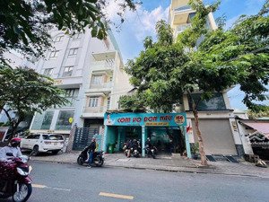 cần bán nhà cấp 4 (sổ hồng 8x20m) đường số tân quy, quận 7. xd: hầm + lửng + 5 tầng + mct