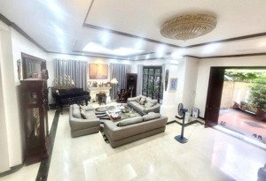 biệt thự siêu víp , mỹ đình , nam từ liêm. lô góc sân vườn, 205m, 4 tầng, mặt tiền 13m, gia 70 t..ỷ