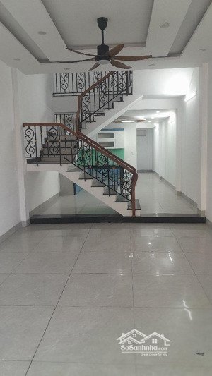 bán nhà 3 tầng mt tôn đản gần bến xe khu kd sầm uất