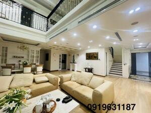 Cho thuê căn duplex Mandarin Hoàng Minh Giám, DT 266m2, 4PN, nội thất đẹp