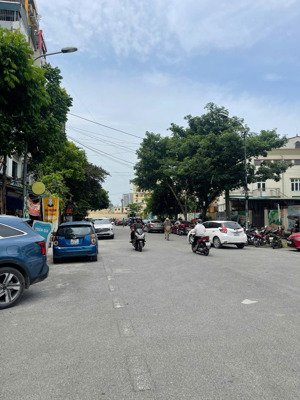 bán liền kề vạn phúc, 2 mặt tiền, phân lô vỉa hè ô tô tránh, dt 50m giá 15,75 tỷ