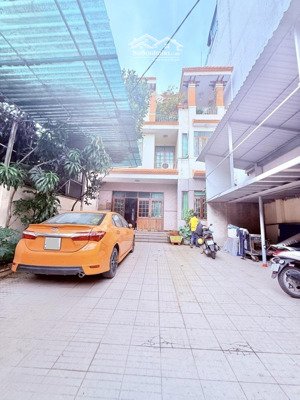 bán gấp nhà hẻm xe hơi trần hưng đạo, quận 5 - dtcn 208m2 (9.2 x 23) - gần mặt tiền, giáp quận 1.