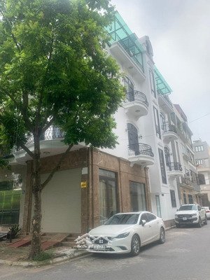 hoa hậu lb - view vườn hoa - 3 phút sang phố cổ - lô góc - mt 20m - vỉa hè 3m: 