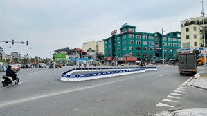 bán nhà mặt phố ngọc thuỵ - dt 120m2 - cách đường hồng tiến 100m - view thoáng - vỉa hè kd đa dạng