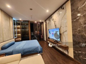 bán căn hộ studio icon40, đã vào nội thất sang xịn, mã 08 hướng đông nam giá tốt