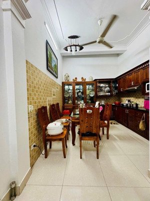bán nhà riêng tại trần cung, nghĩa đô, cầu giấy, 10,5 tỷ, 56m2, gần phố, nhà dân xây đẹp, ở luôn