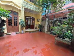 bán nhà võng thị, tây hồ, gần hồ tây, dt 85m2 x 3 tầng, thoáng sáng, ở sướng, giá 20.9 tỷ