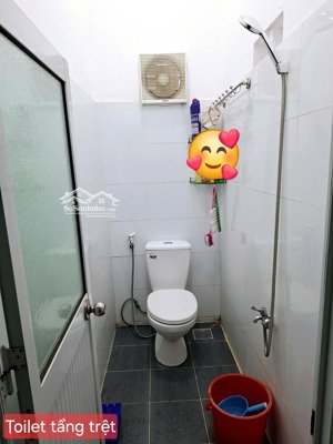 bán nhà 3 mặt tiền hẻm gần chợ thủ đức