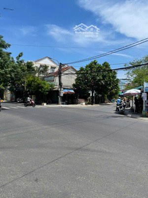 chính chủ cần bán rẻ lô đất đường lý thái tổ ngay góc ngã tư, đất hội an 185m2
