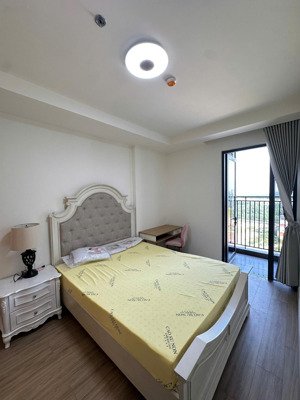 cho thuê căn hộ mới ~62m² với 2 pn, 1wc với phòng tắm riêng, full nội thất cao cấp: