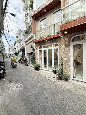 bán nhà riêng hxh thông lê văn sỹ- oto ngủ trong nhà