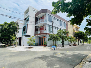 hàng hiếm! bán nhà 3 tầng - góc 2 mặt tiền đường - ngay trần não - 5.5x16m - giá chỉ 14 tỷ